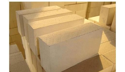 Υψηλό πορώδες πυρίμαχων τούβλων 22% αλουμίνας πυκνότητας HA60 HA80 2.55g/Cm3